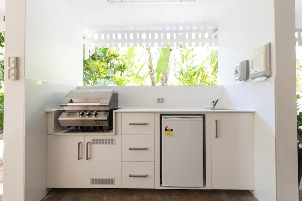 Apartments At the White House Port Douglas 2/65