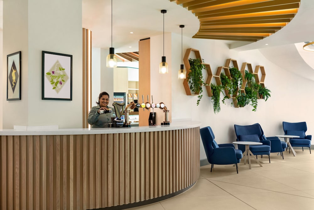 Holiday Inn Birmingham Airport 9/49