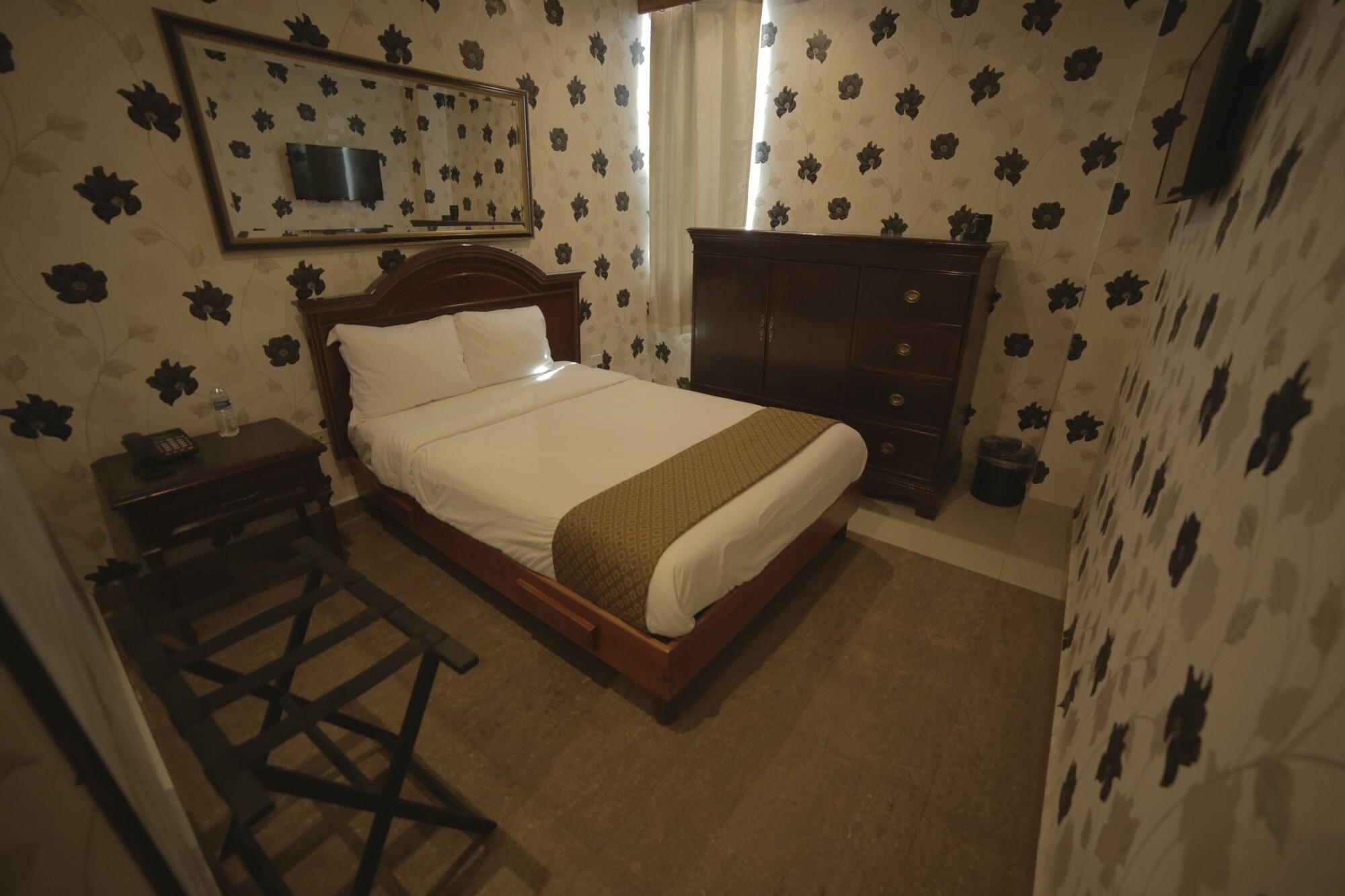 El Regio Hotel 10/17
