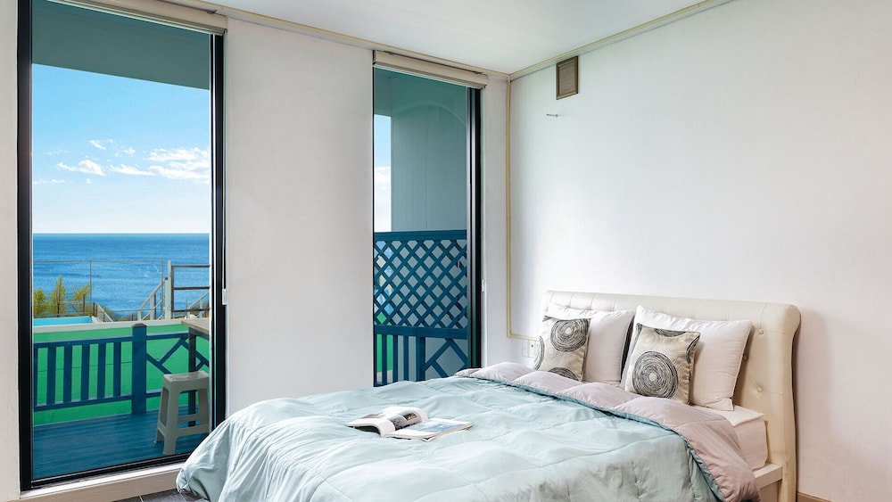 Namhae Santorini N Pension 6/50