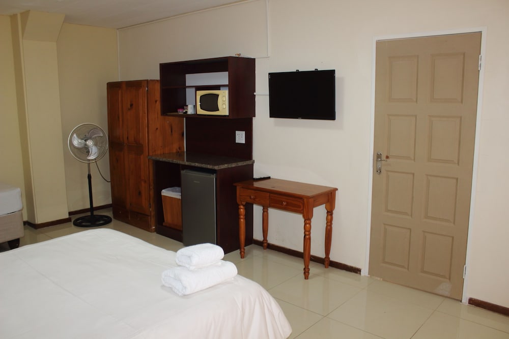 Purple Olive Guest House 24/53