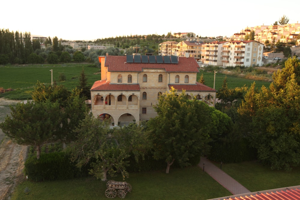 Kral Hotel 23/26