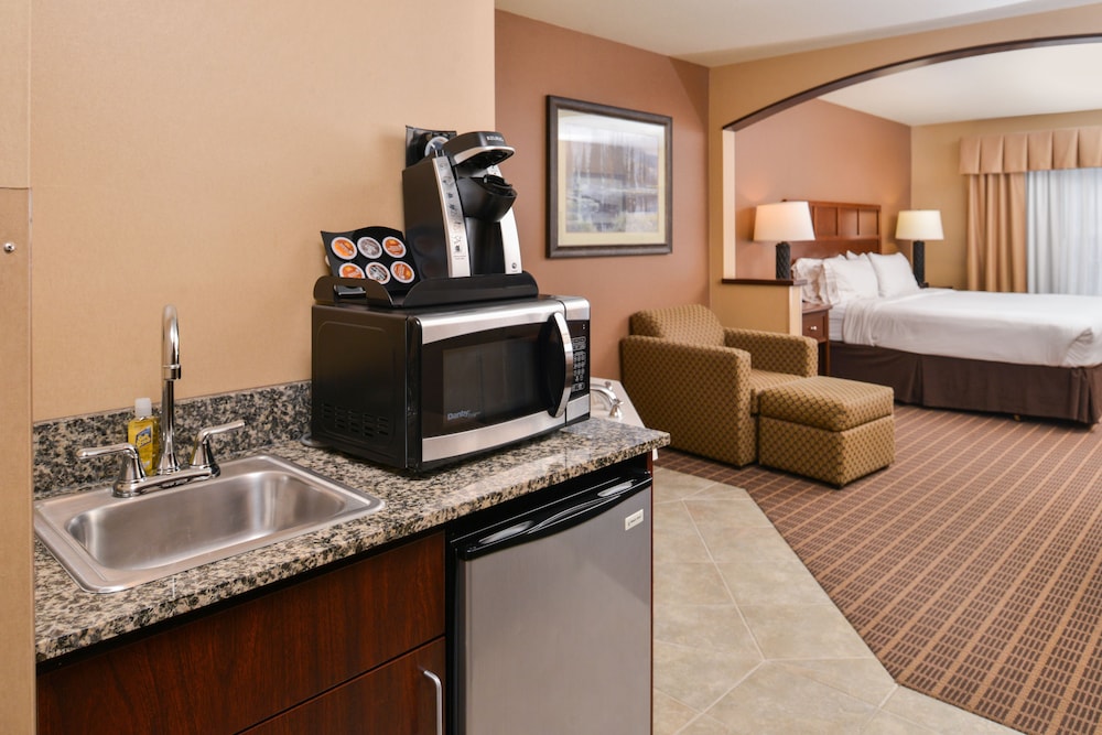The Evergreen Hotel 44/54