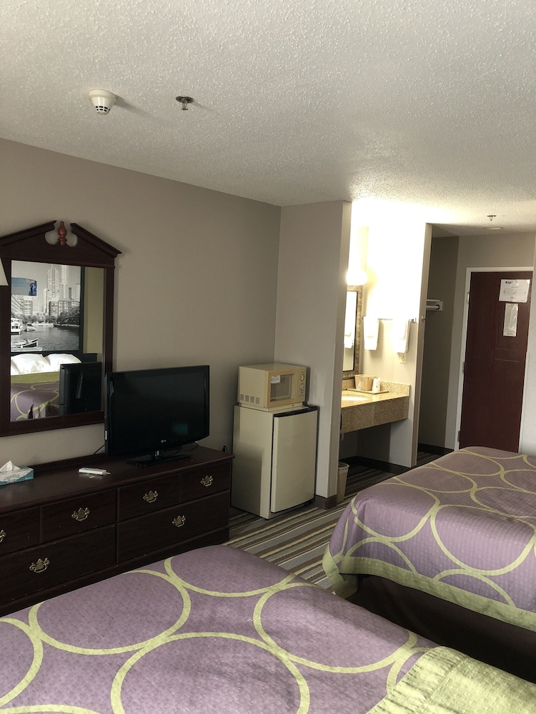 Super 8 By Wyndham Aurora/Naperville Area 20/39