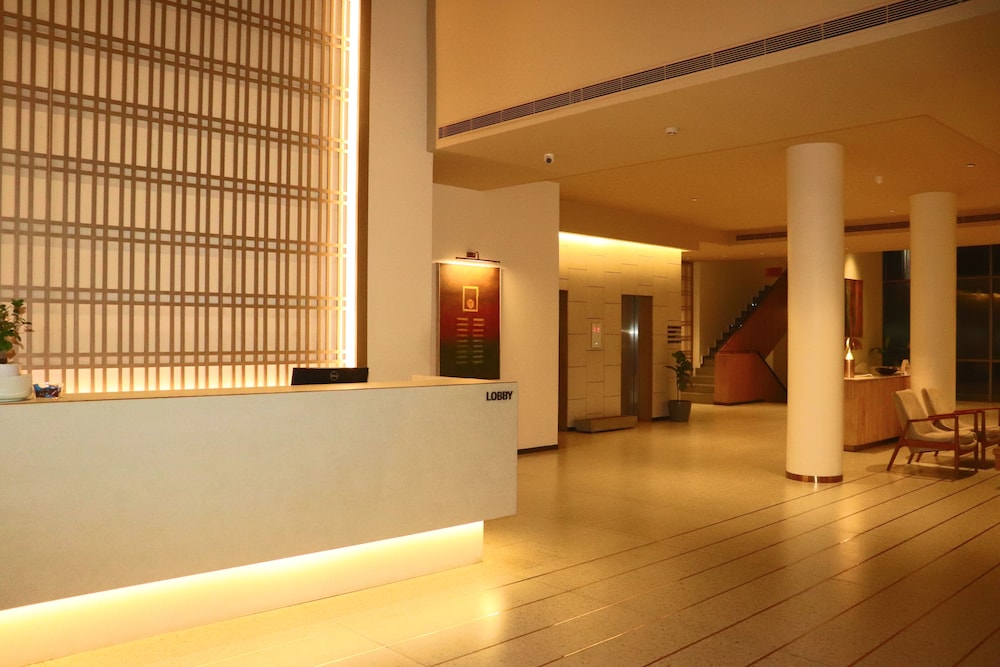 37th Crescent Hotel 8/50