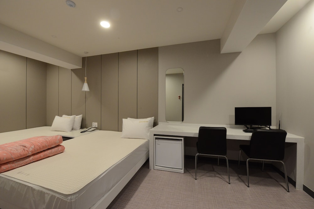 Top Motel 16/50