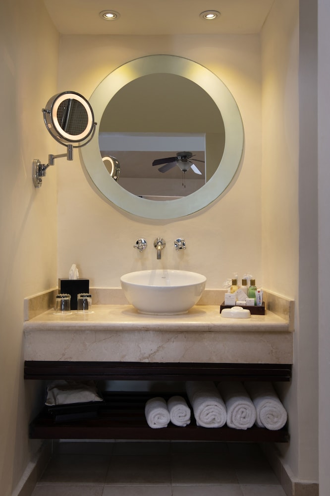 Jewel Palm Beach Resort Spa 9/48