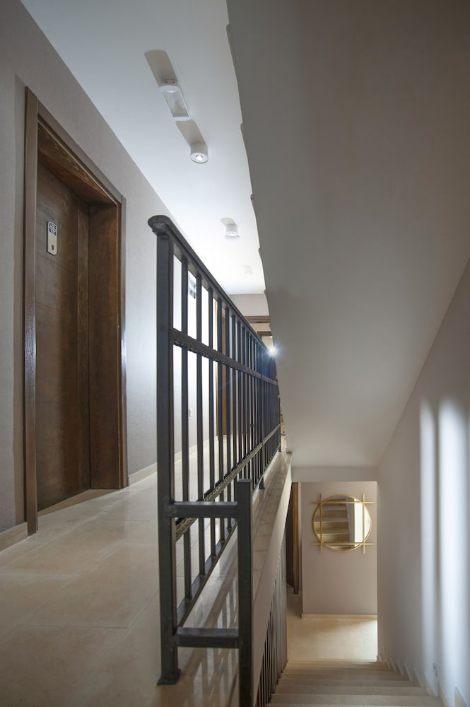 HOTEL TWELVE by Aycon 33/58