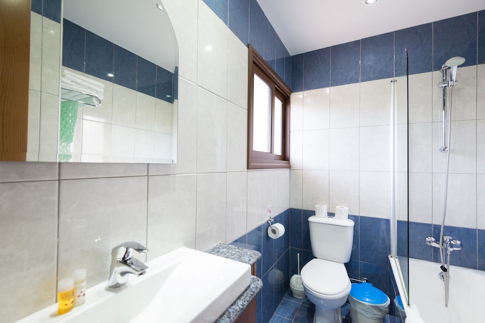 Loutsiana Hotel Apartments 24/63
