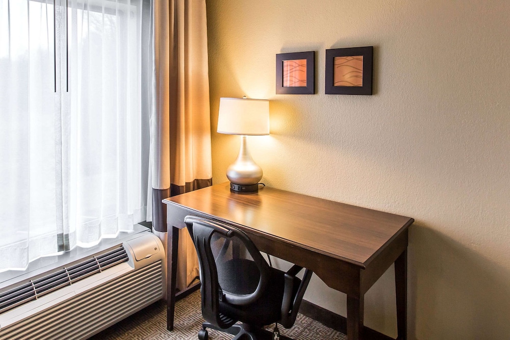 Comfort Inn & Suites Cookeville 31/33
