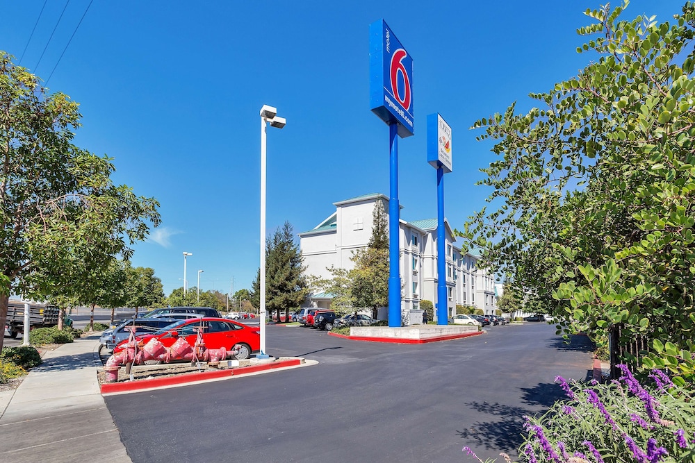 Motel6 Belmont, CA San Francisco Redwood City 54/61