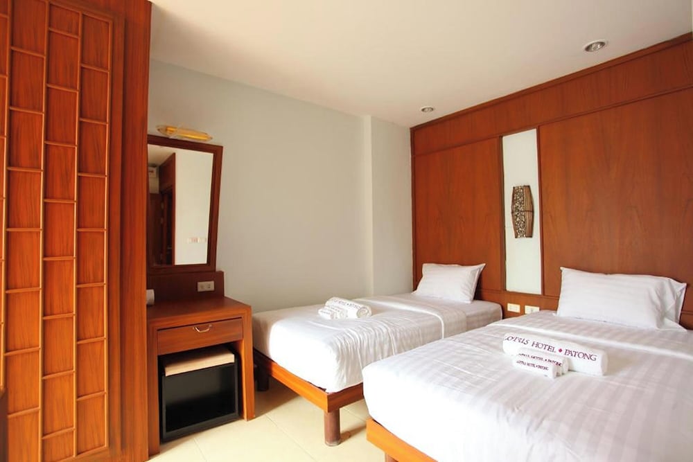 غرفة ديلوكس بسرير مزدوج، Lotus Hotel Patong 9/10