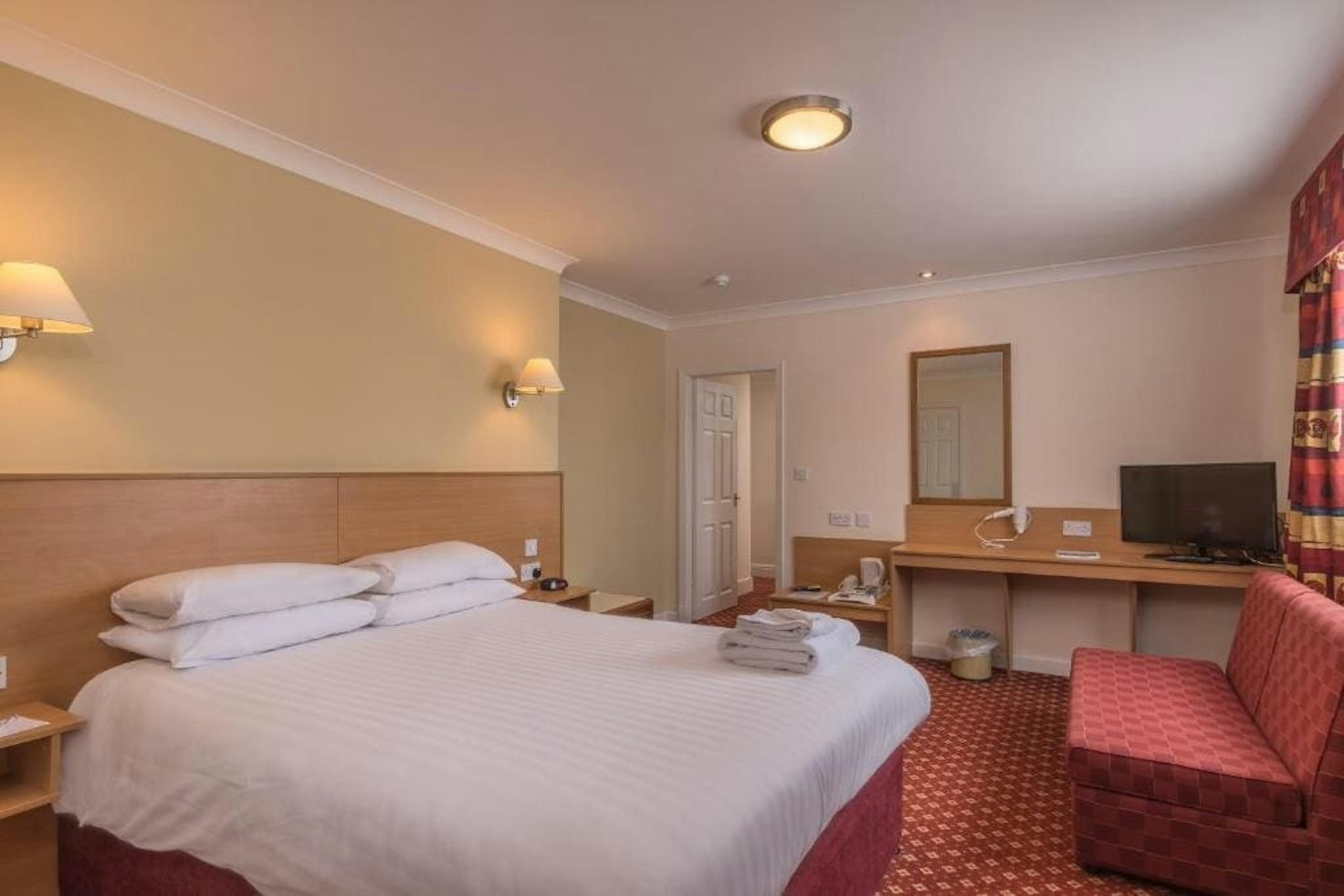 Belvilla Crewe Arms Hotel 24/50