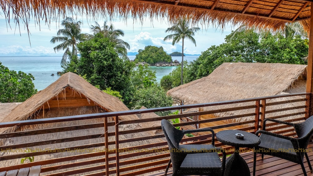Ten Moons Lipe Resort 29/50