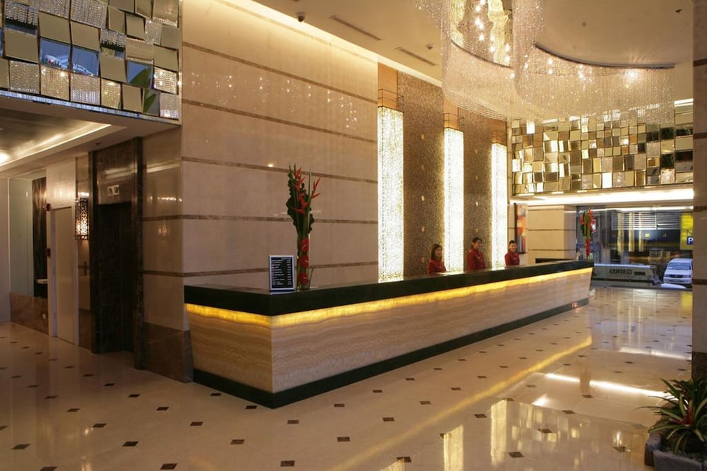 Lobby at St Giles Hotel Makati, MAKATI