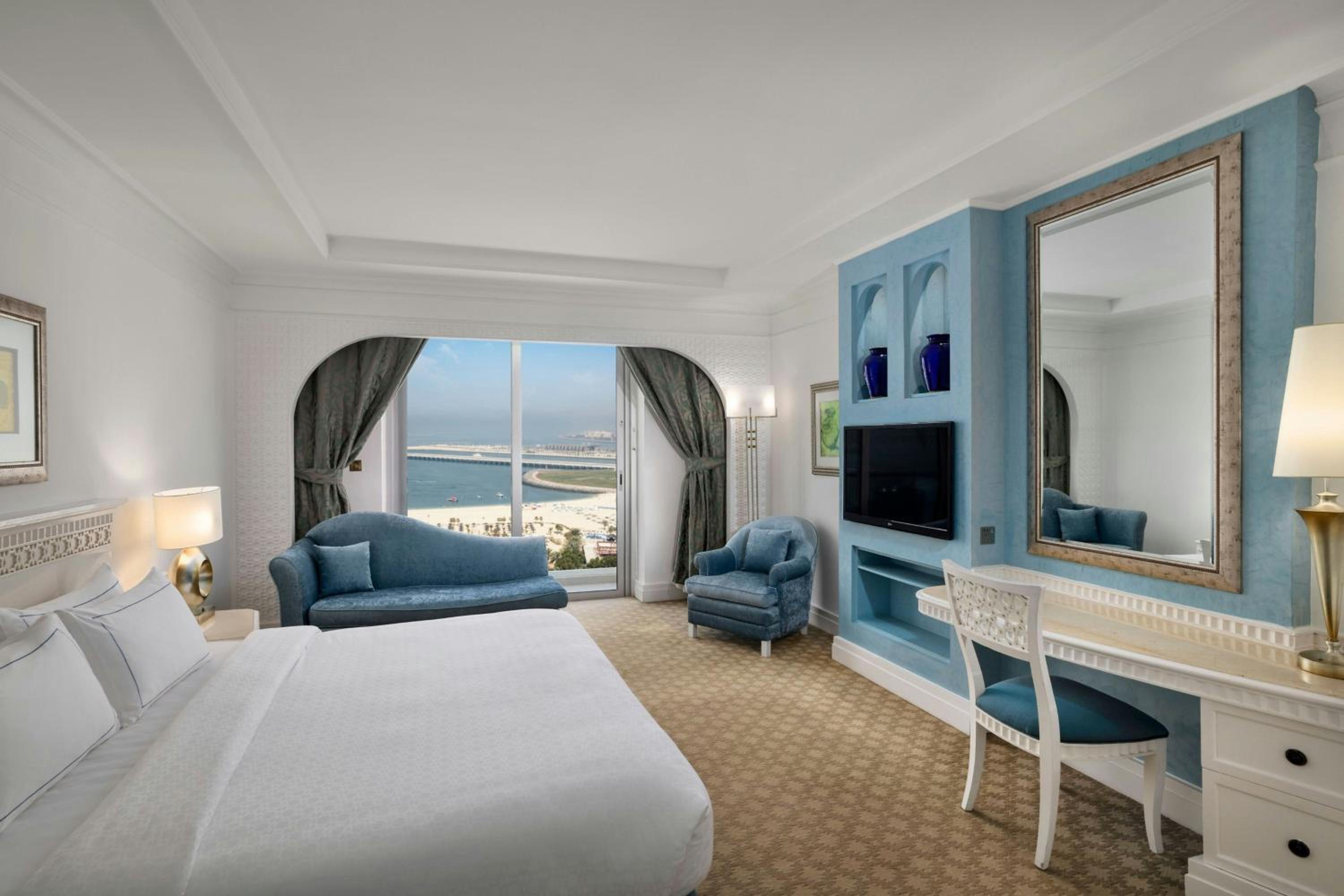 Al Habtoor Grand Resort, Autograph Collection in DUBAI