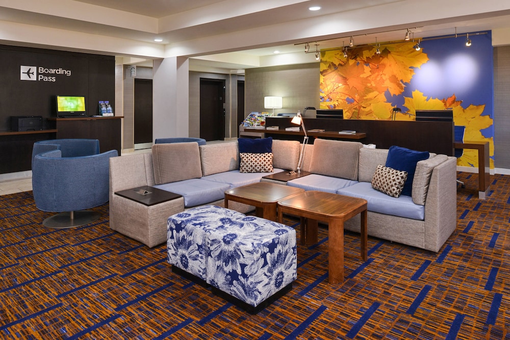 Country Inn & Suites by Radisson, Brown Deer - Milwaukee North 46/65