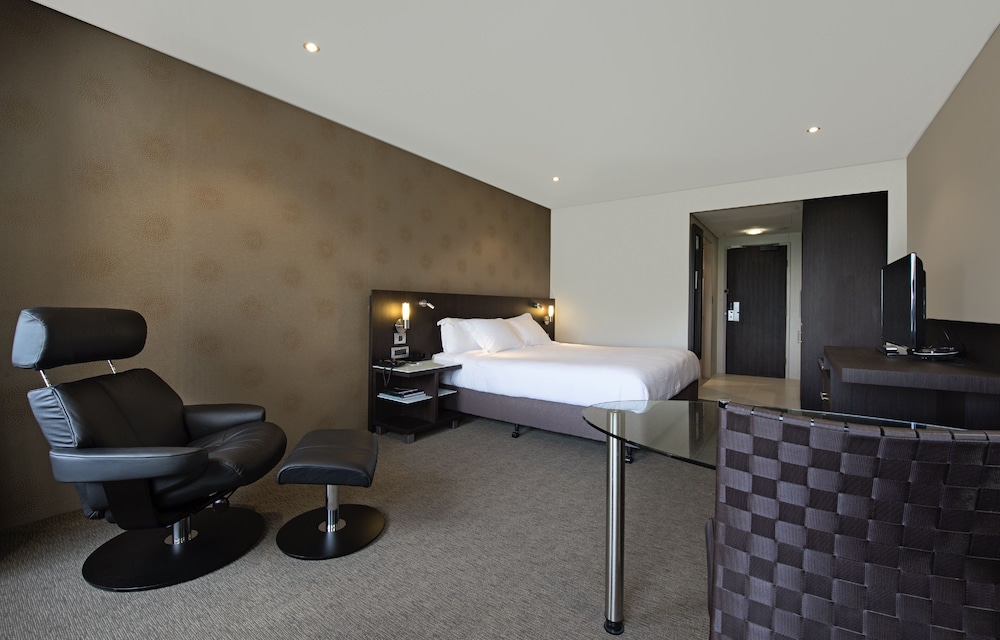 Hilton Darwin 10/55