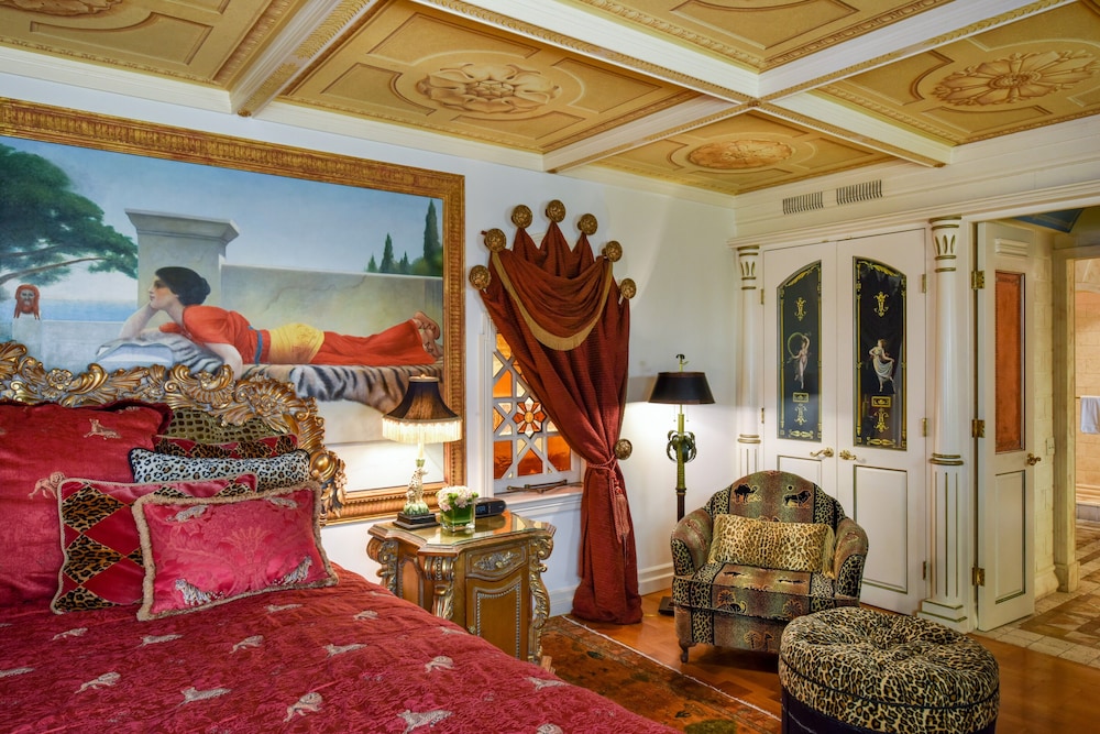 SIGNATURE, SUITE