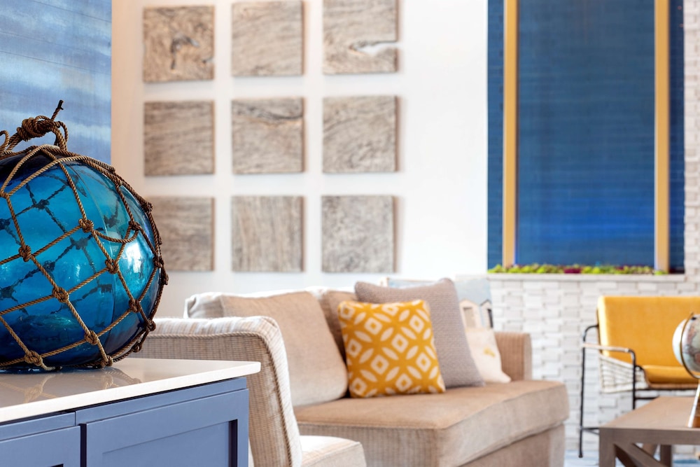 Fenwick Shores, Tapestry Collection by Hilton 22/57