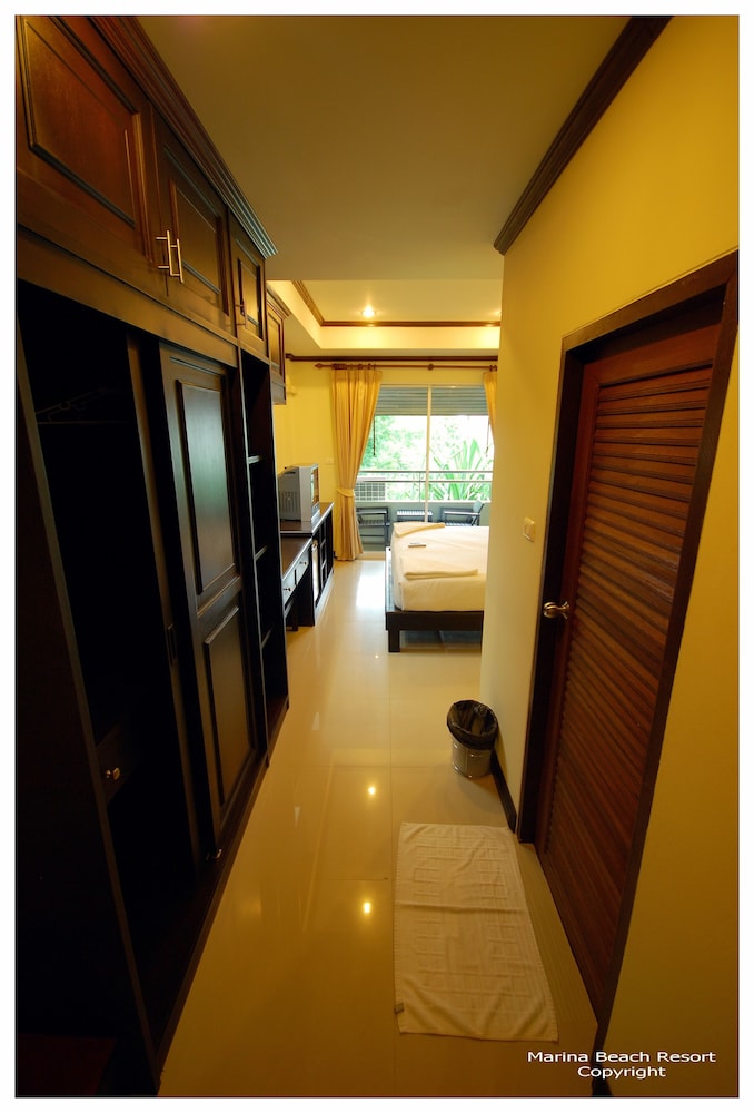 Marina Beach Resort 42/65