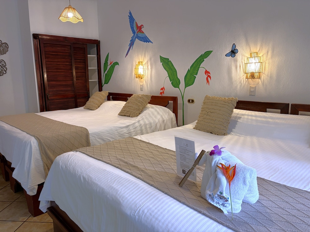 Hotel Villas Rio Mar 27/75