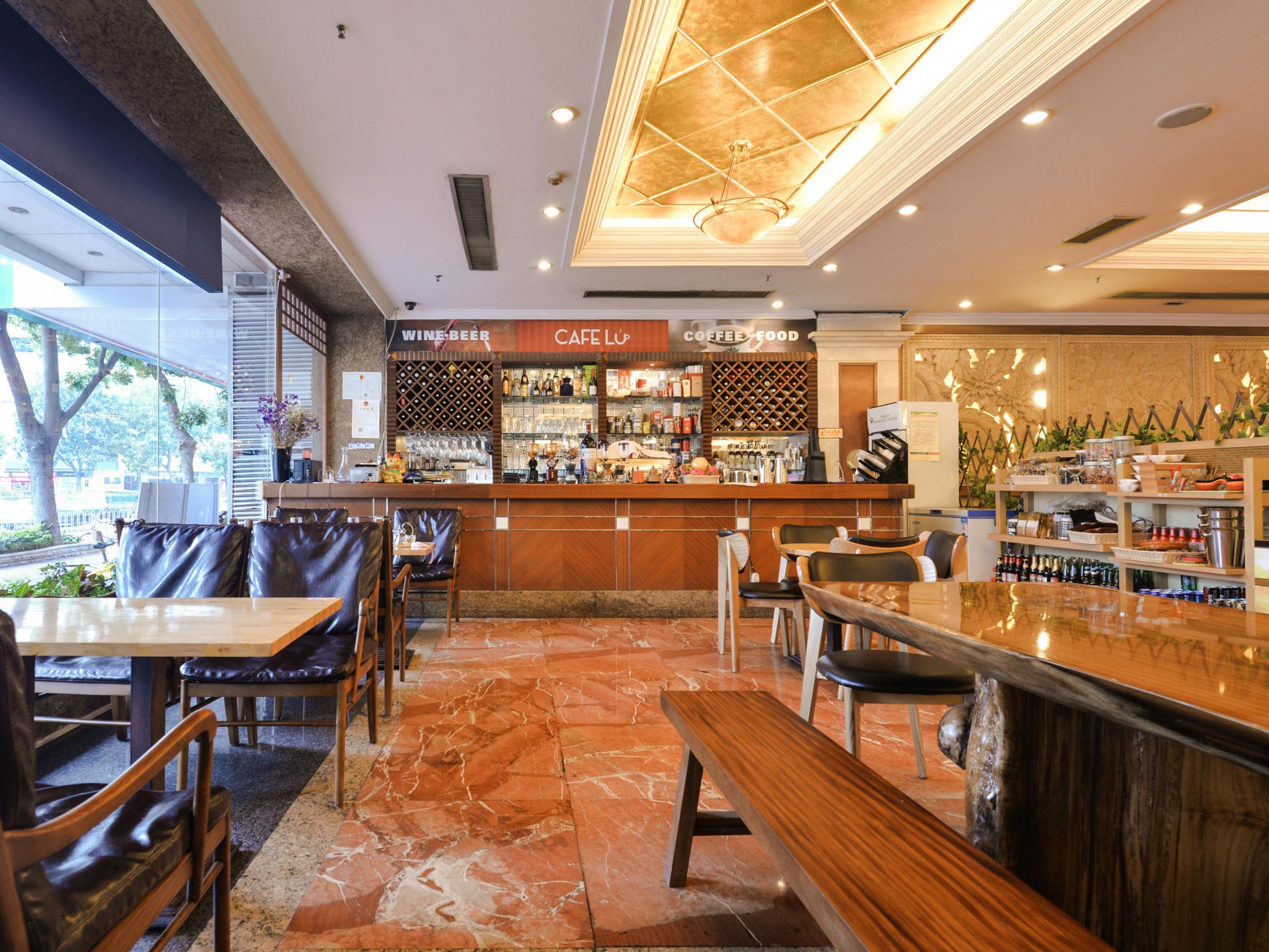 restaurant cafeteria