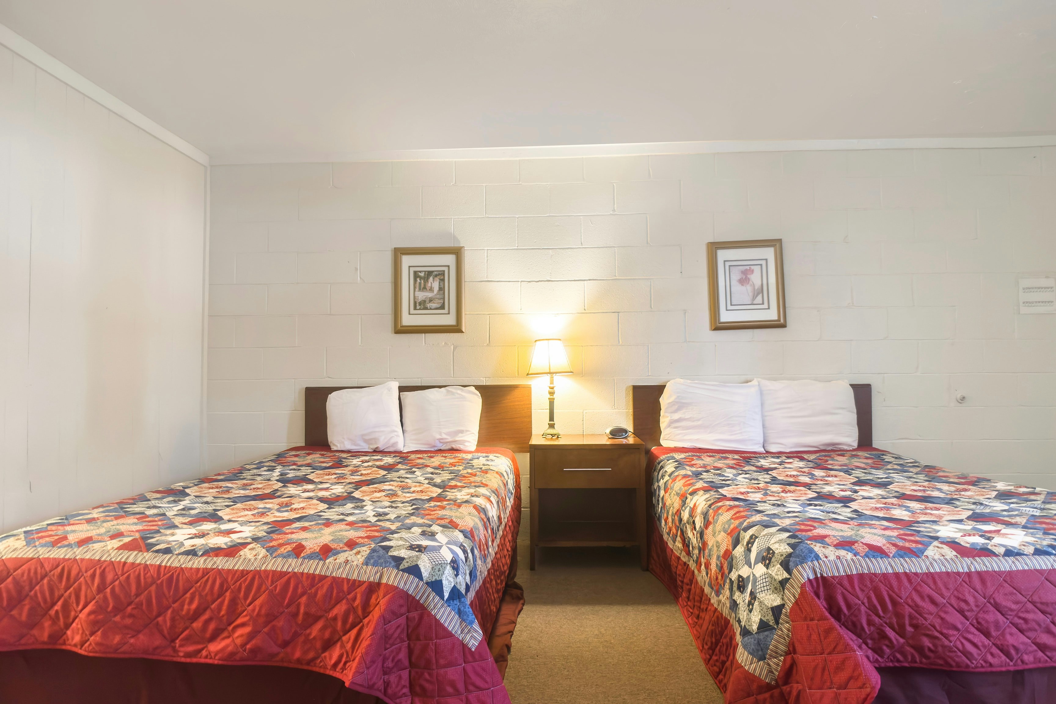 Deluxe 3 Queen Beds Suite Non-Smoking