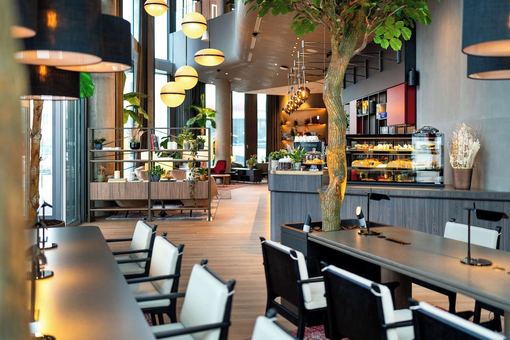 Radisson Blu Hotel at Porsche Design Tower Stuttgart 34/50