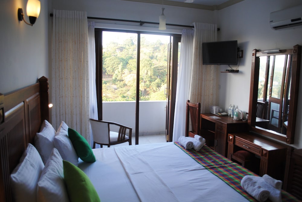 Yo Hotel 31/75