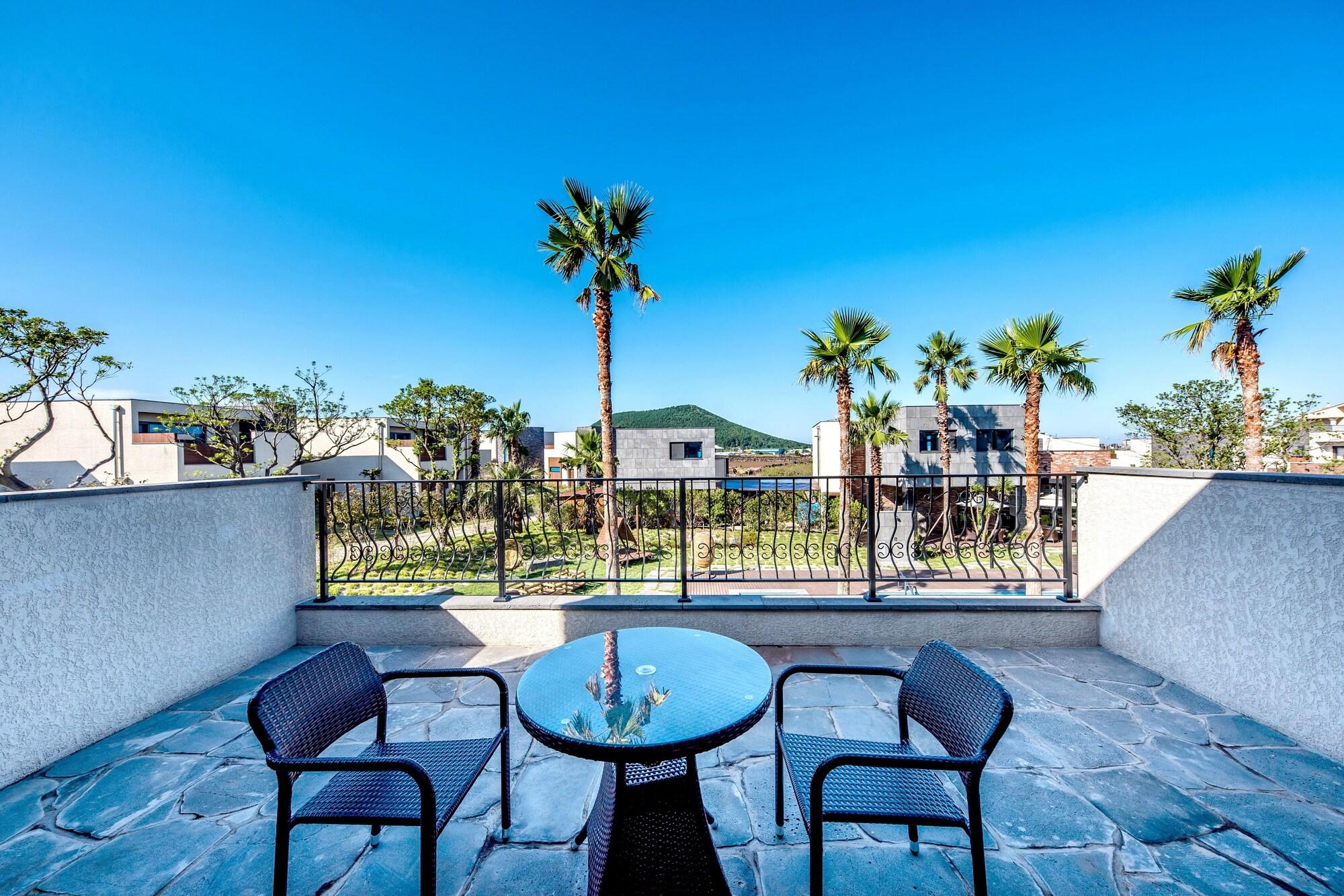 Arts Spa and Pool Villa 45/56