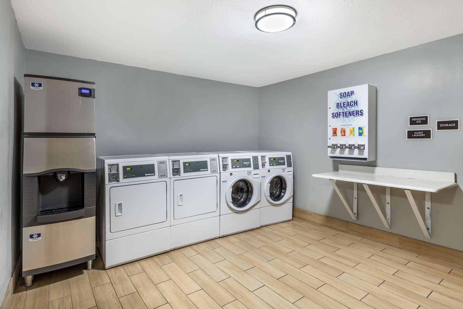 Best Western Club House Inn & Suites 7/34