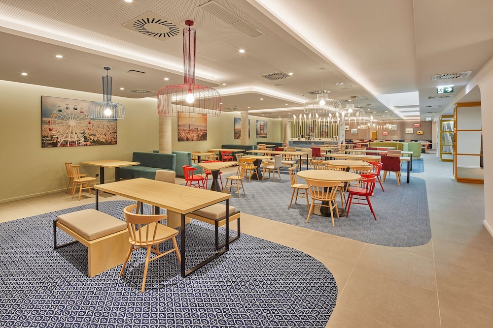 Hampton By Hilton Barcelona Fira Gran Via 33/49