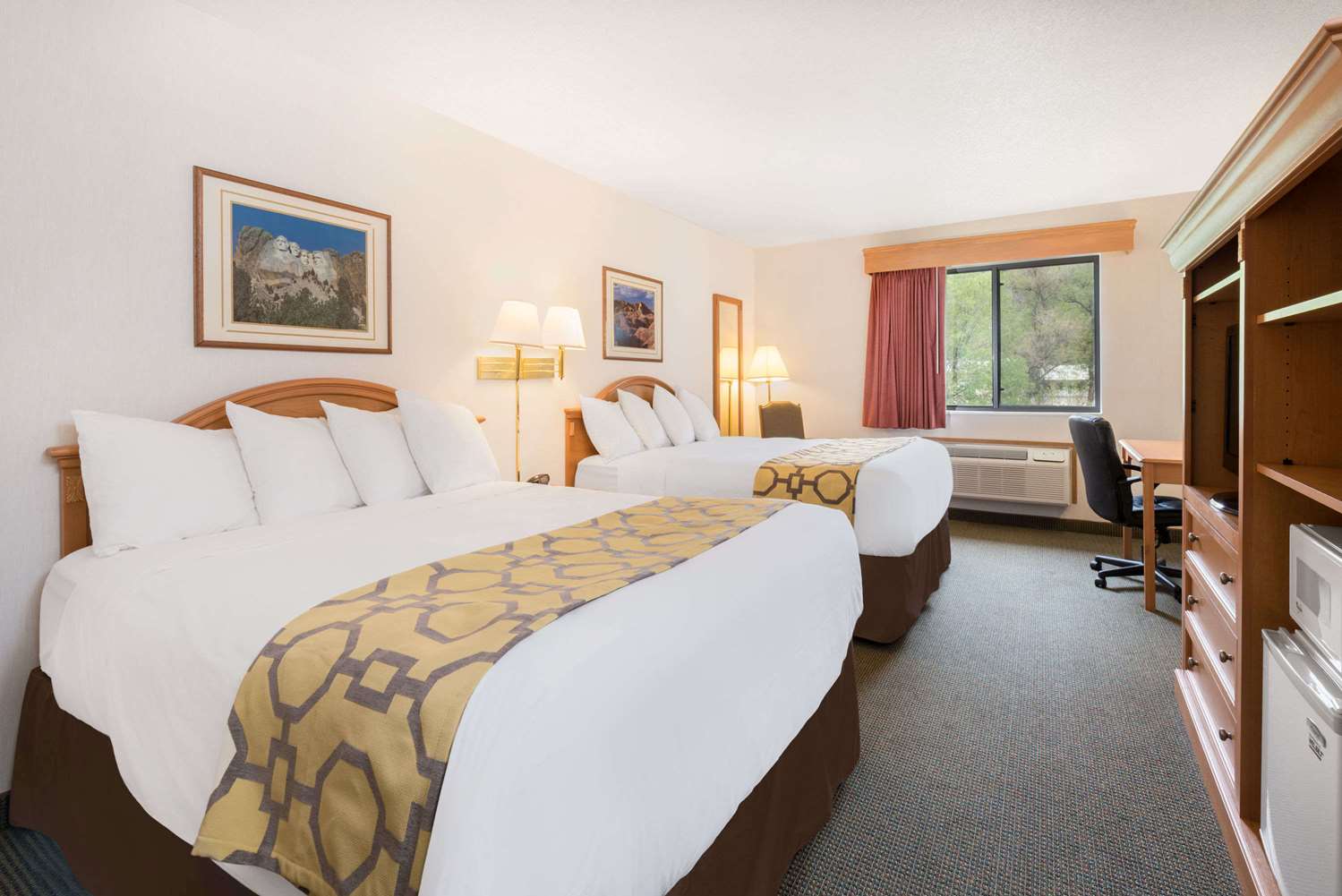 Baymont By Wyndham Hot Springs 12/29