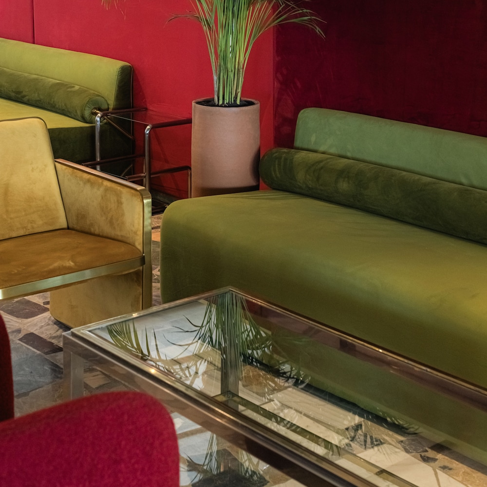 Castor and Pollux Hotel 44/69