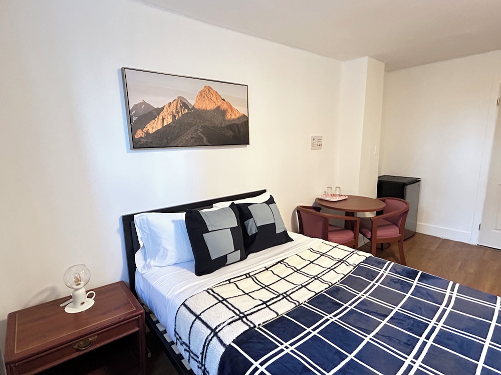ECONOMY, DOUBLE BED
