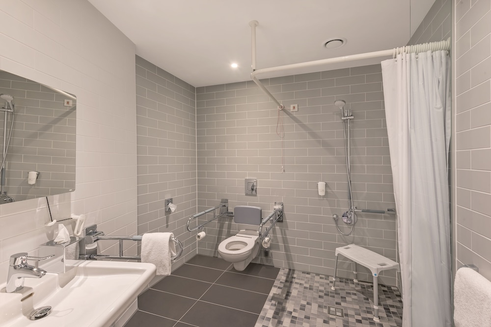 HOLIDAY INN EXPRESS SIEGEN 22/79