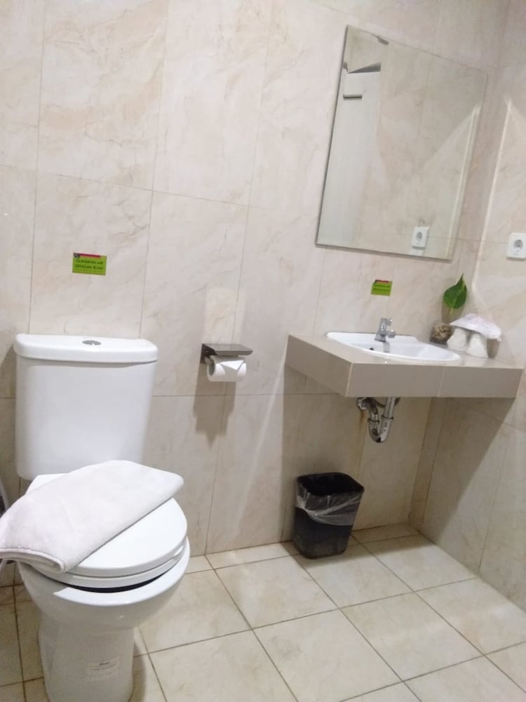Hotel Candi Indah - Akpol Semarang 47/49