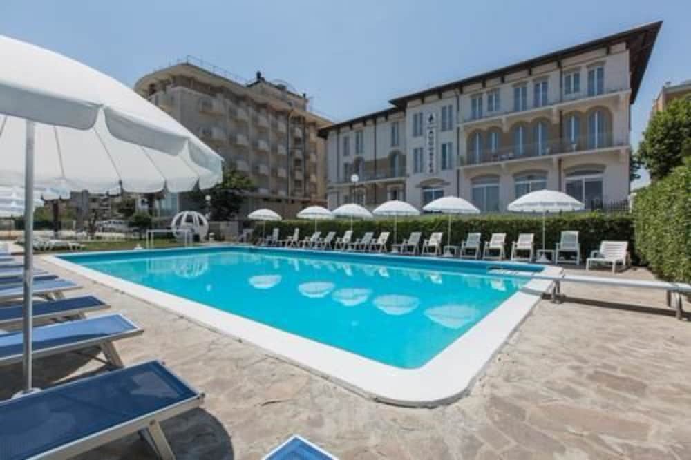 HOTEL AUGUSTEA 55/62