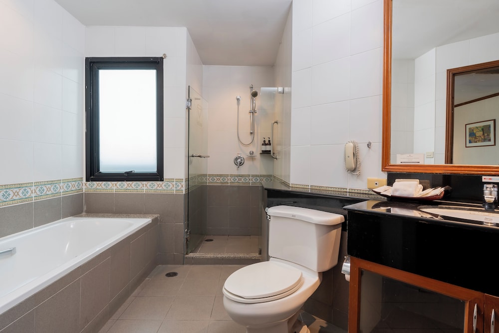 GRAND DIAMOND SUITES 68/71