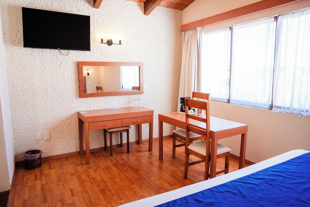 Hotel Del Angel 12/50