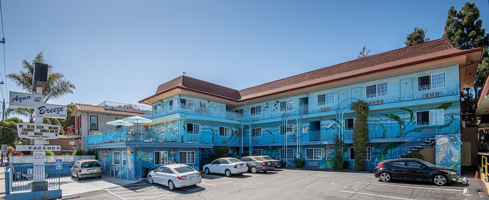 Aqua Breeze Inn 43/55