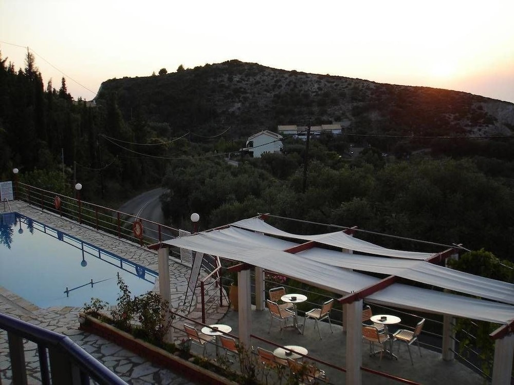 Politia Hotel 5/47