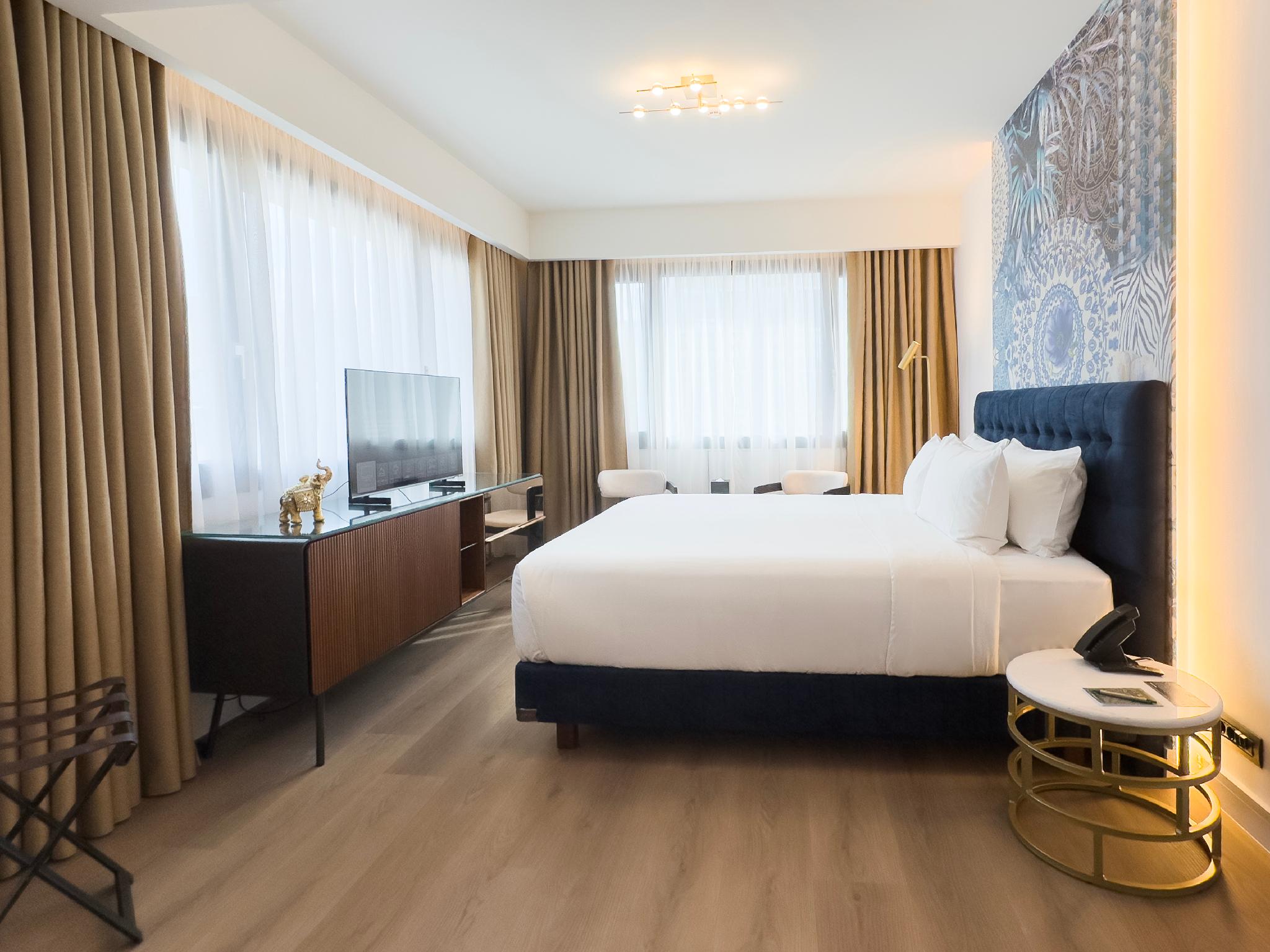 جناح، Luwian Athens Boutique Hotel 2/2