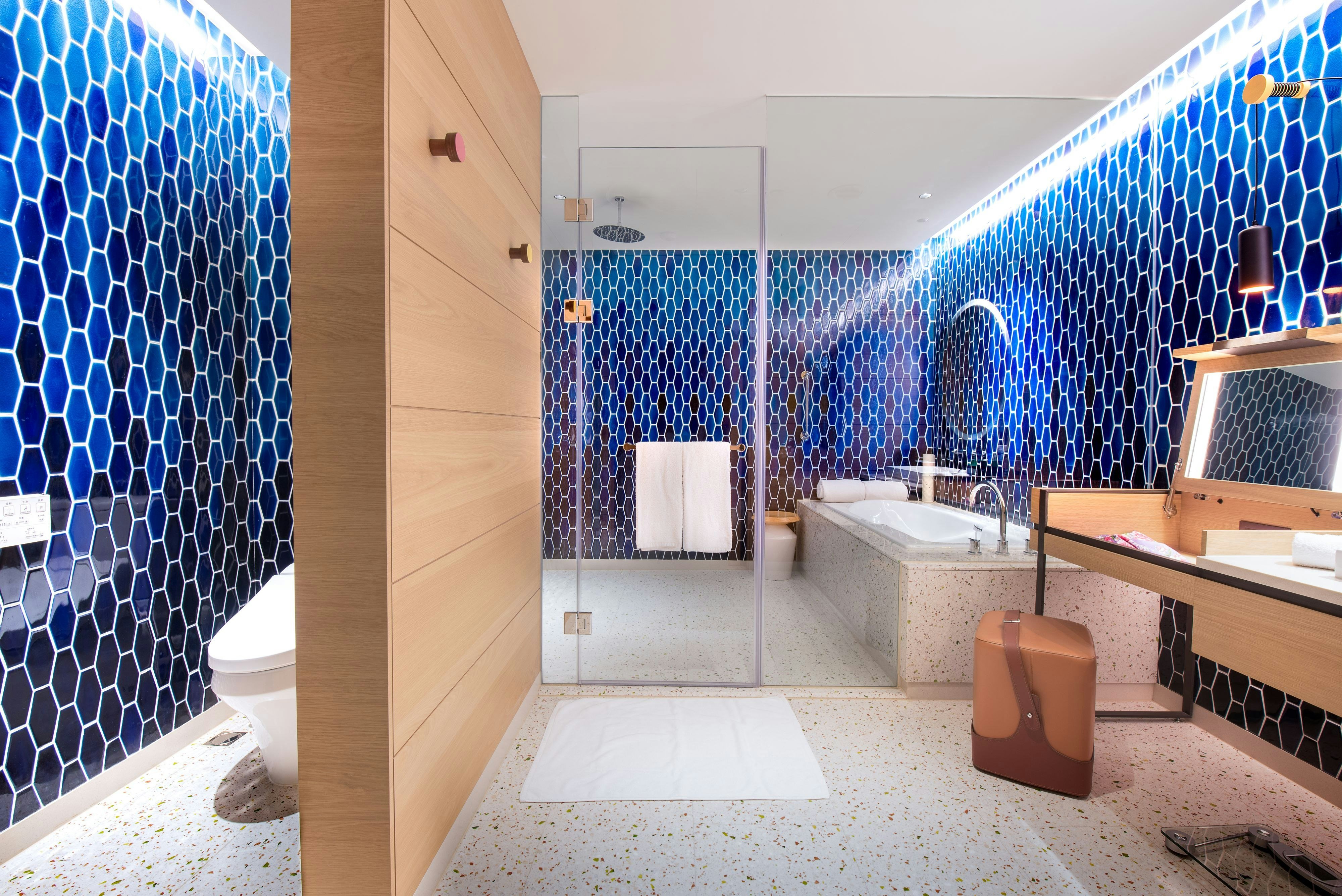 HOTEL INDIGO KAOHSIUNG CENTRAL PARK 75/77