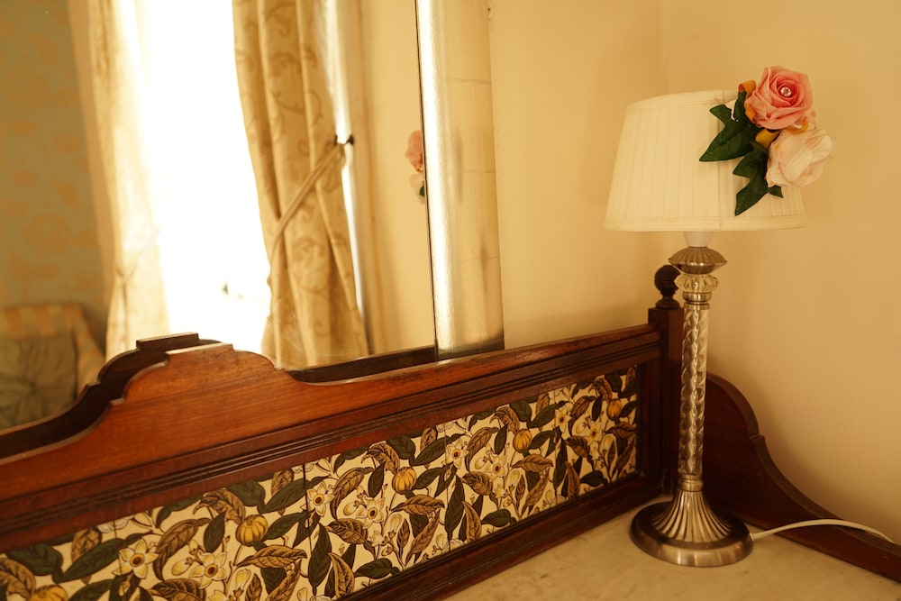 Regency Hotel 32/50
