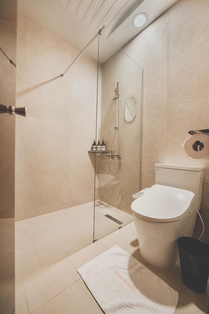 Hotel Insomnia 54/55