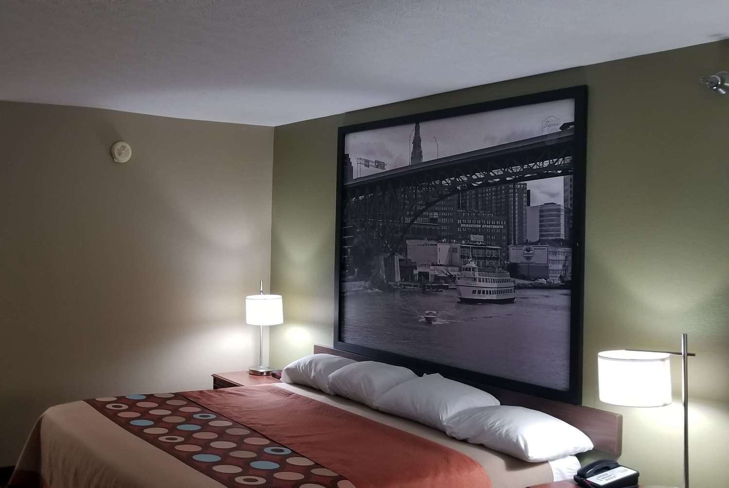 Super 8 by Wyndham Bellefontaine 11/38