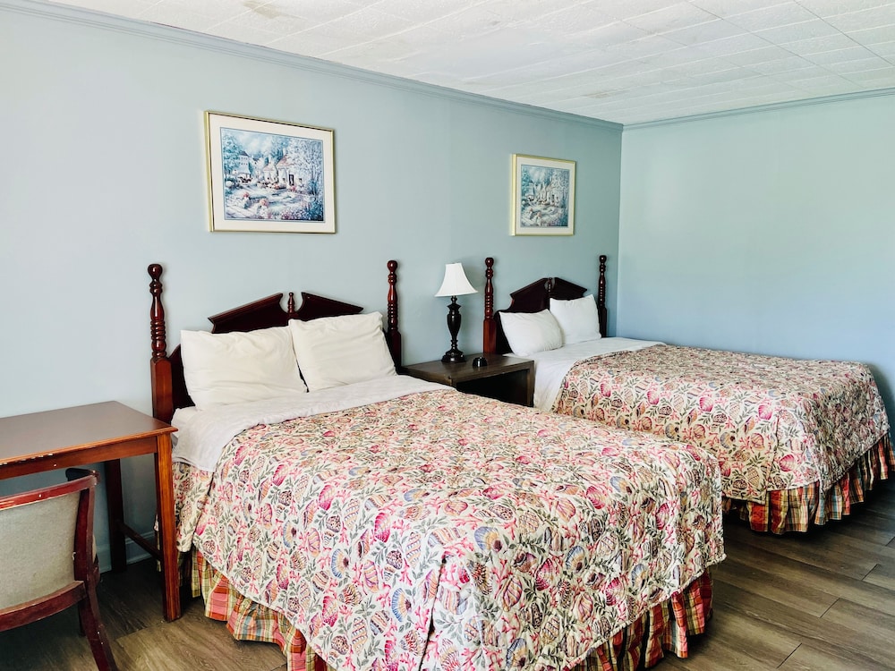 Motel 6 Williamston, NC - Highway 17 24/61