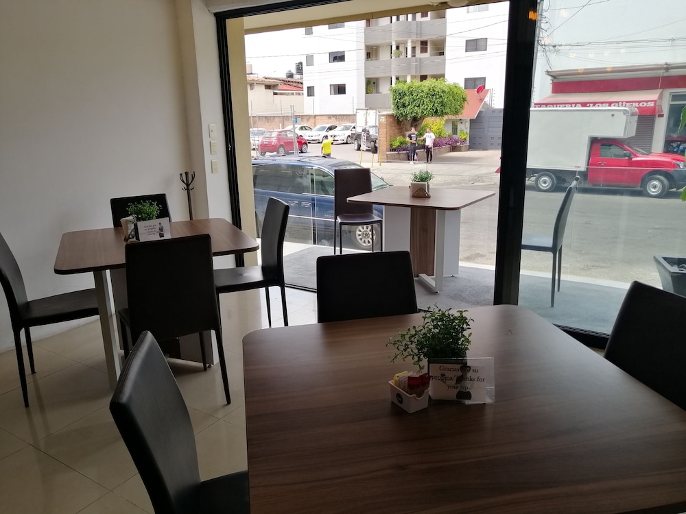 Campestre Inn Hotel And Residences 42/44